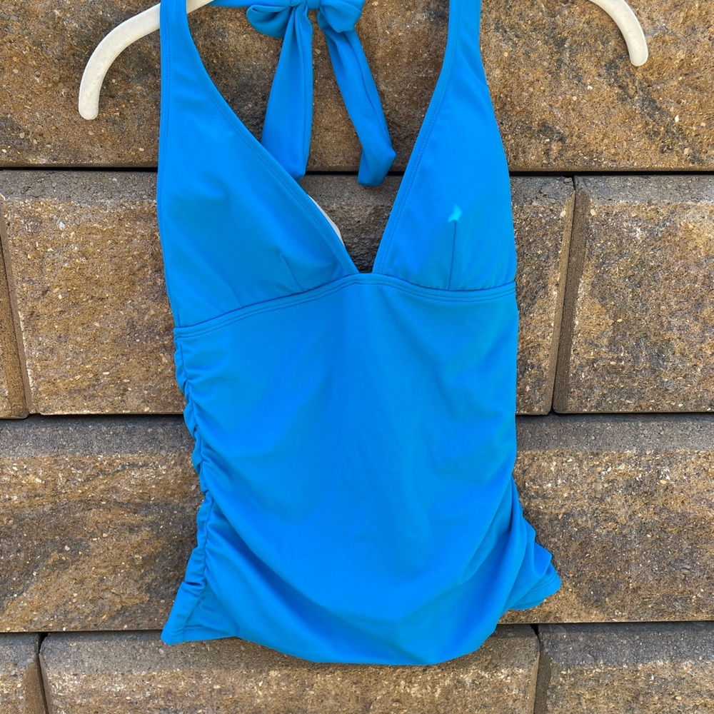 LIKE NEW GAPBODY SWIMTOP